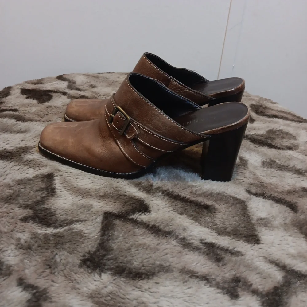 GIANNI‎ BINI Brown Leather Buckle Accent Slip On Mule Women's, Sz 8.5 - Picture 7 of 7